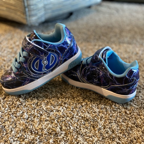 Heely’s shoes Size 3 - Picture 1 of 5